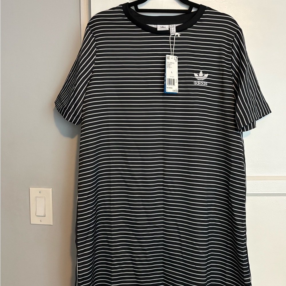 🆕 Adidas Tshirt Dress Navy and White Striped Short Sleeve Tee.